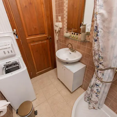 Filyra 빌라 카토 가트제아